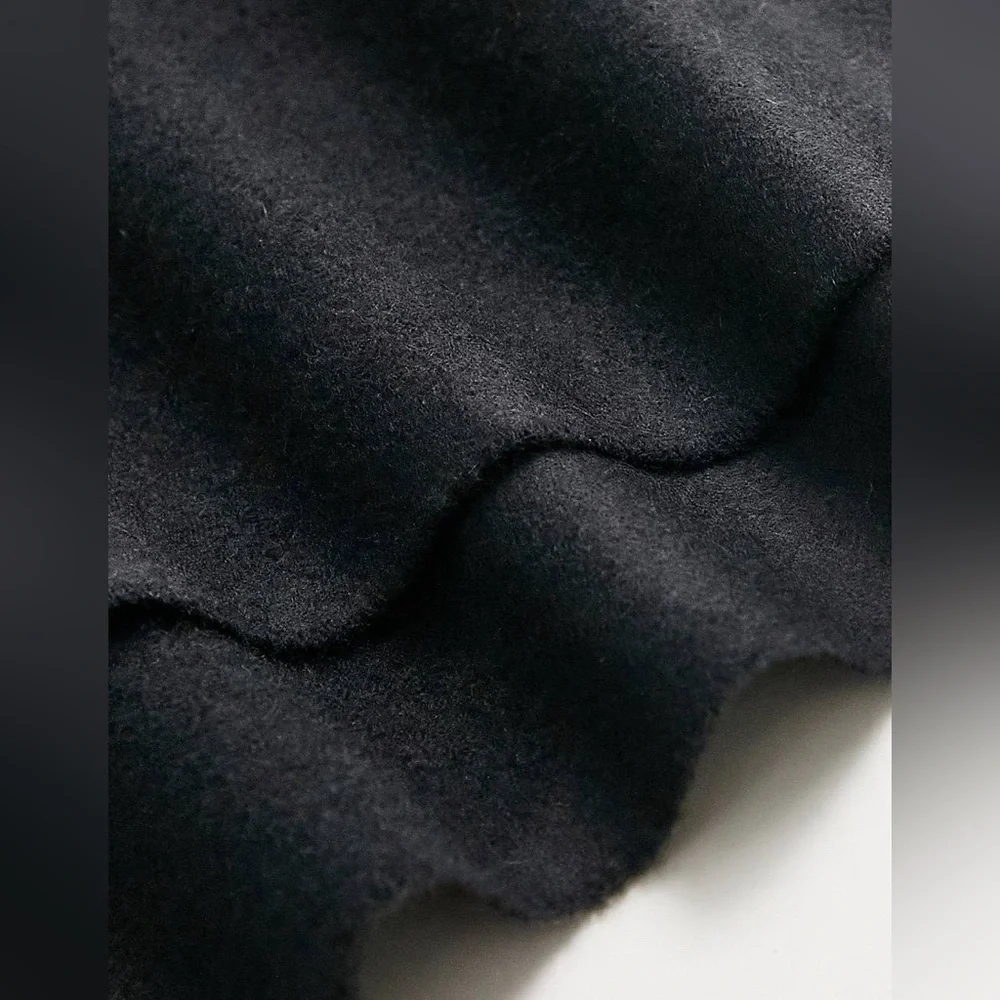 Moschino merino wool scarf in black Italy